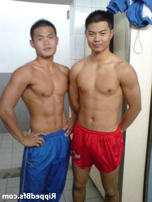 10P Hunk dude with nice upper body showing off his goodies