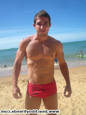 10P Amateur hunk boys wearing their tight trunks at the beach