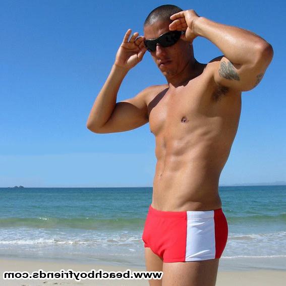 10P Hunk muscular dudes showing off some skin at the beach