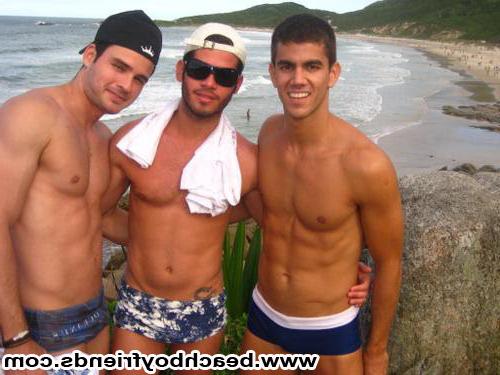 10P Good looking dudes are topless at the beach showing some abs