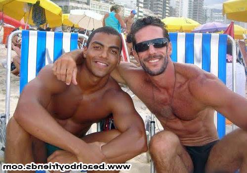 10P Great bodied amatuer guys having fun posing on the beach