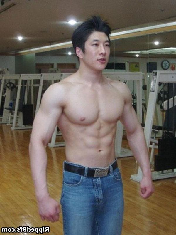10P Muscular bfs likes showing their hot bodies on cam
