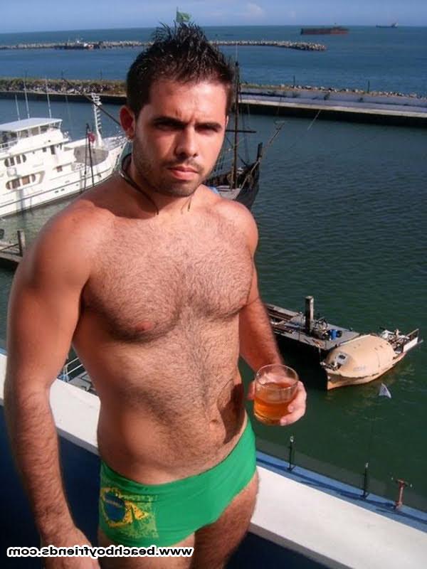 10P Amatuer beach boys get naughty and teases outdoors