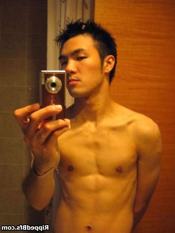 10P Sexy guys posing nude with their big cocks in full view