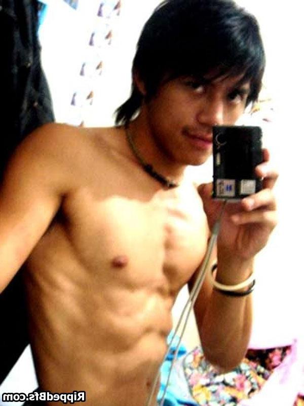 10P Sexy guys posing nude with their big cocks in full view