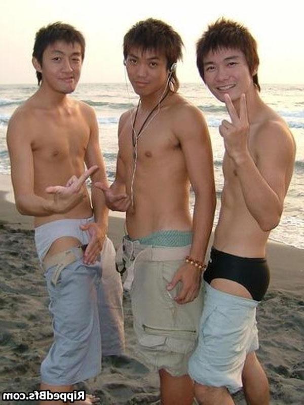 10P Sexy guys posing nude with their big cocks in full view