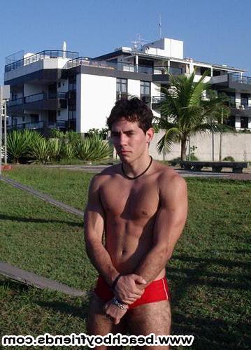 10P Hot guys teases us with their sexy trunks on the beach