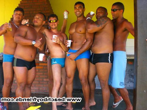 10P Hot guys teases us with their sexy trunks on the beach