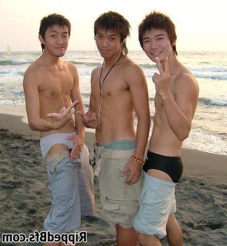 10P Hot guys just love their muscular bodies and shows it on cam