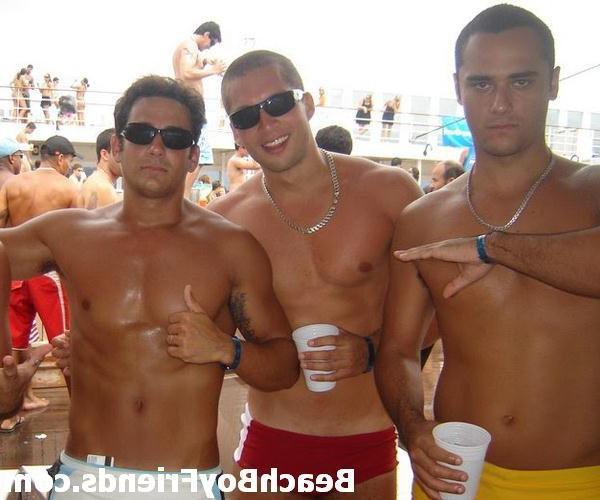 10P Camera loving beach boys showing off their great assets