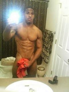10P Naked black loves the thrill of masturbating outdoor