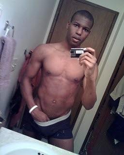10P Naked black loves the thrill of masturbating outdoor