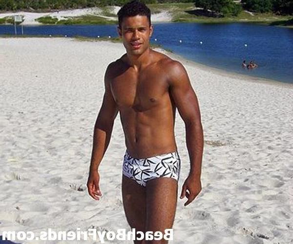 10P Young guys with hot bodies teasing well on the beach for fun