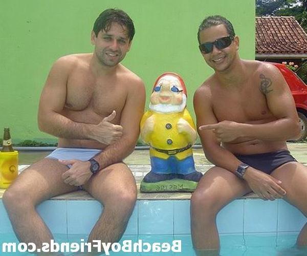 10P Young guys with hot bodies teasing well on the beach for fun