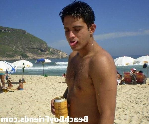 10P Hot pictures and videos of amateur guys by the Sea