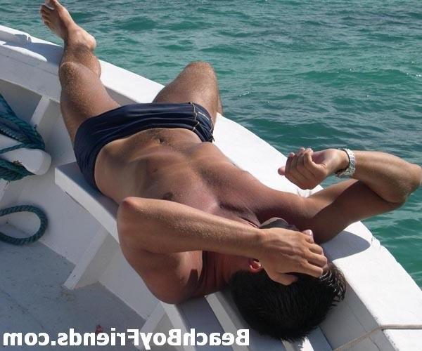10P Hot pictures and videos of amateur guys by the Sea
