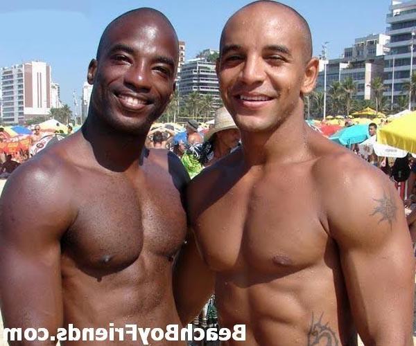 10P Hot pictures and videos of amateur guys by the Sea