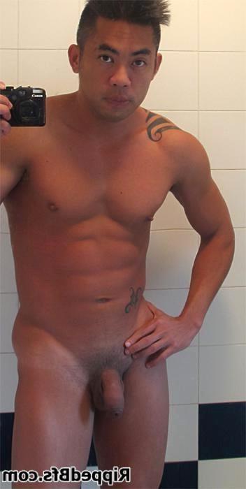 10P Good looking guys enjoy self shooting themselves naked