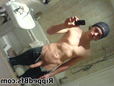 10P Good looking guys enjoy self shooting themselves naked