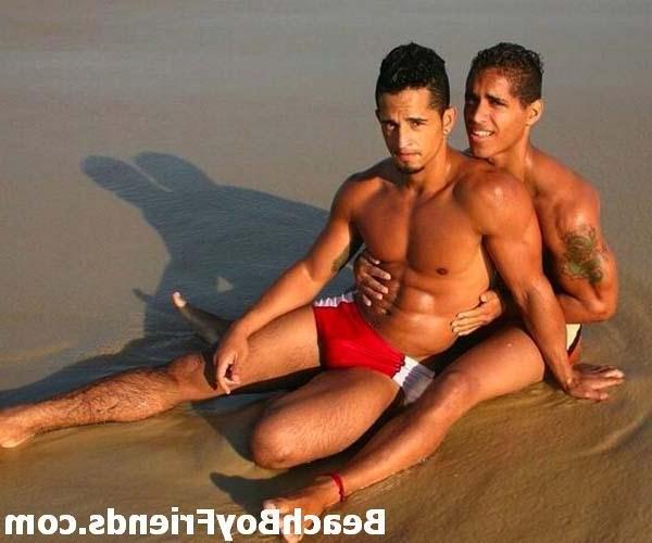 10P Good looking young amateur guys posing for you on the beach
