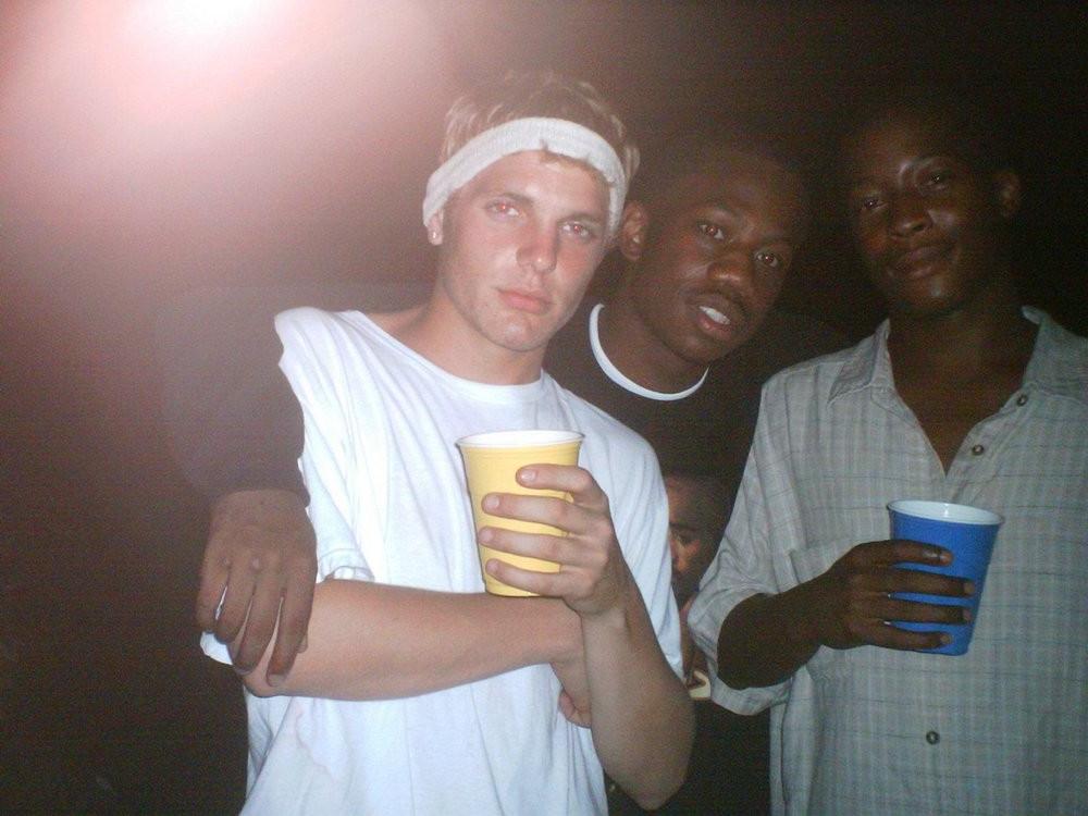 10P Muscled black guy screws a horny white dude from behind