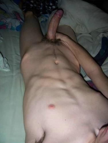15P Random photos of twinks posing nude