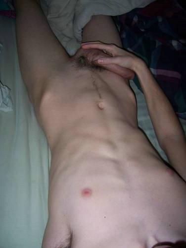 15P Random photos of twinks posing nude