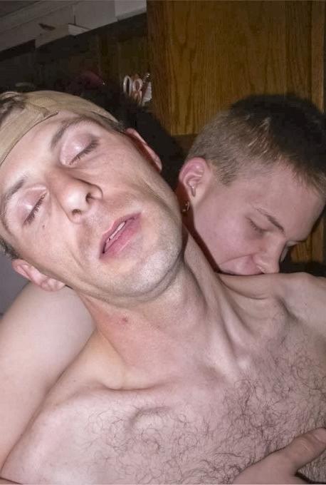 20P Two unexperienced amateur dudes sucking and fucking in a kitchen