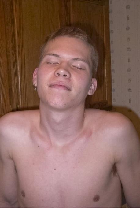 20P Two unexperienced amateur dudes sucking and fucking in a kitchen