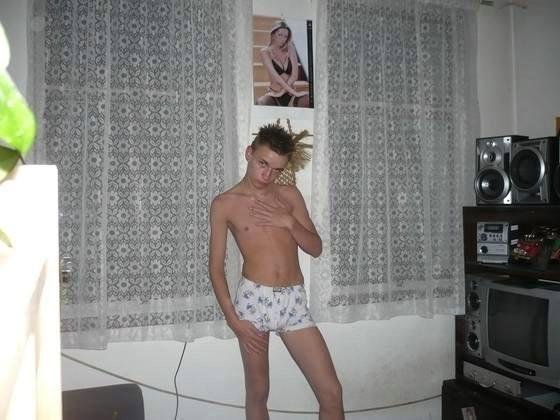 15P Teen Twink posing naked