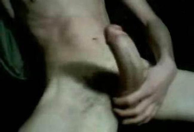 15P Dude showing off his cock on webcam