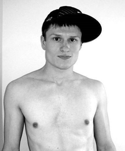 15P Twink gets horny, flashes his cock and ass