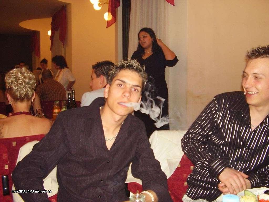 15P Amateur boyfriends strip naked