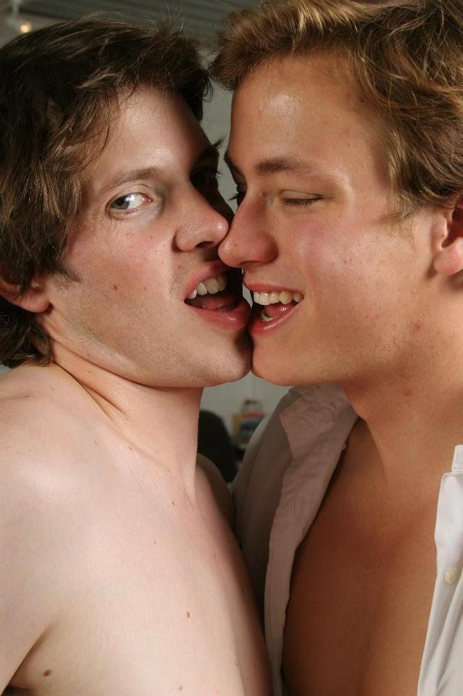 10P Horny collage boy toying and sucking this gay hard cock.