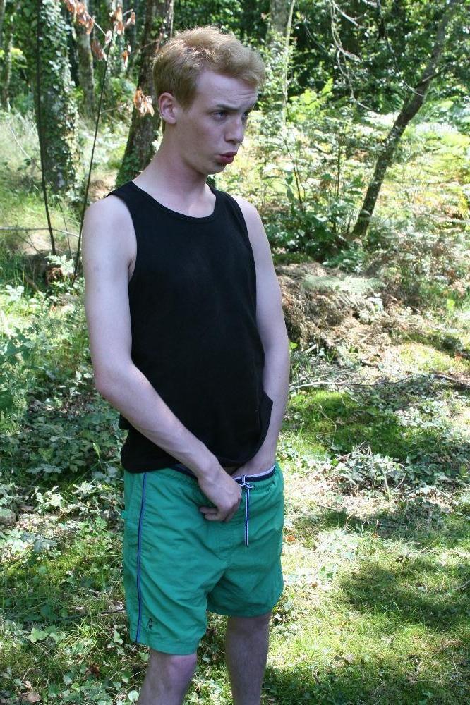10P Collage boy lovers enjoys anal fucking.