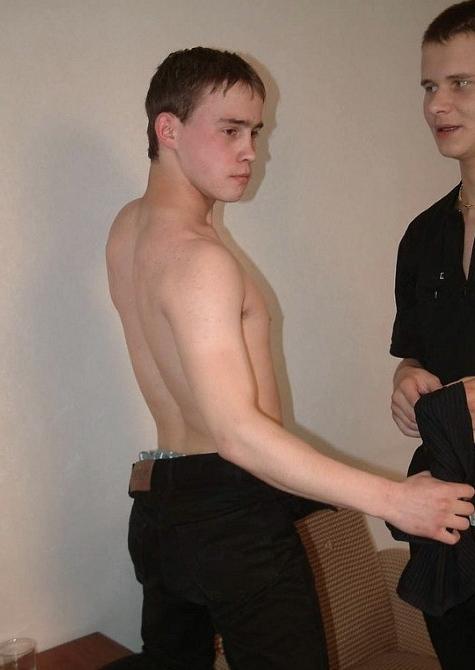 20P Two drunken college dudes enjoy sucking each others sweet cock