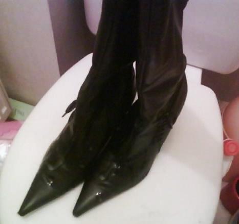 4P Stroke and cum on gf high heels black boots