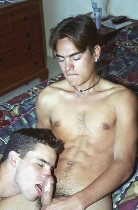 20P Two college twinks drilling each other and cumming pleasure