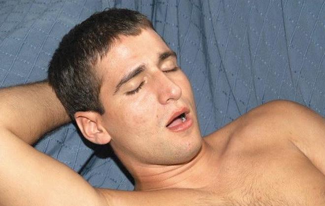 20P Latin twink getting fucked by tanned stud and mutual cumming