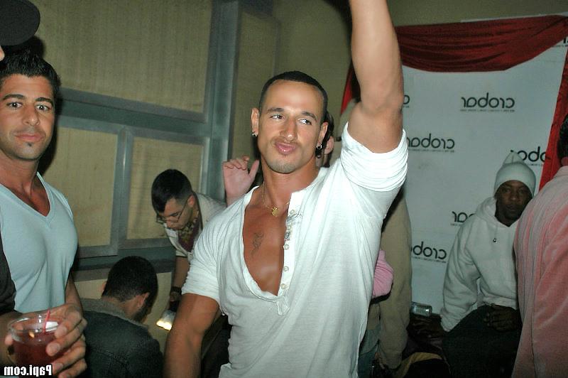 9P Meet these hot horny gay dudes wanting rod up their ass in your area
