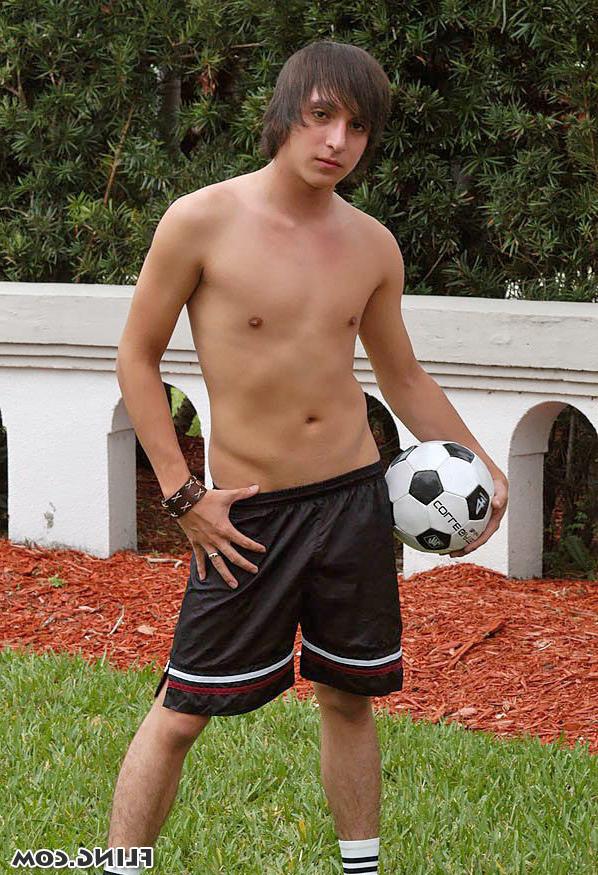 12P Check out these sexy soccer dudes show their hot bodies in these hot profile pic