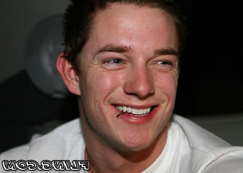 12P Chec out the worlds hottest gay men check it out