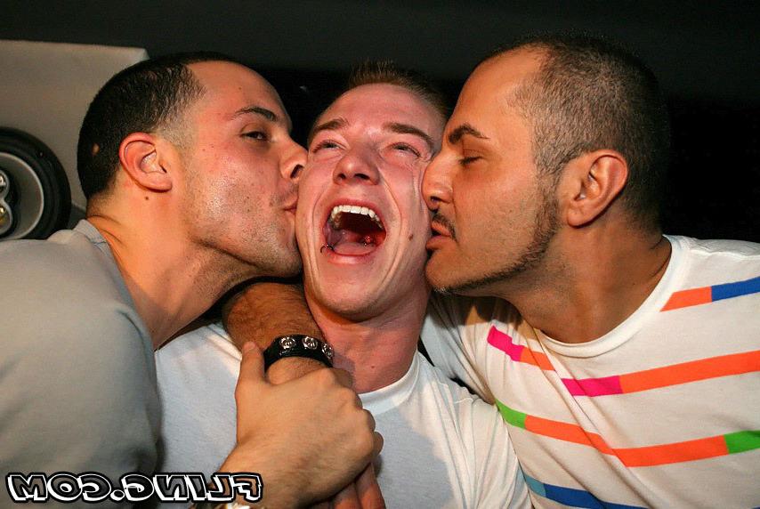 12P Chec out the worlds hottest gay men check it out
