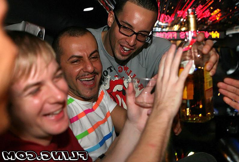 12P Chec out the worlds hottest gay men check it out