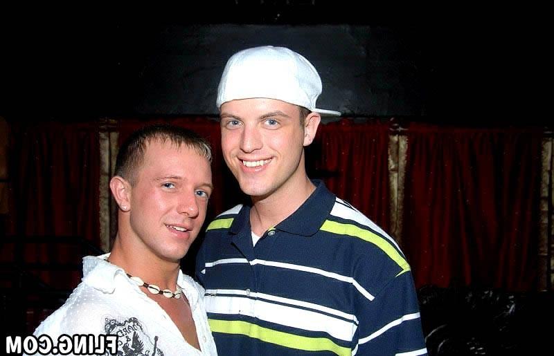 12P Hot gay dudes want to fuck and masterbate on cam check out these hot pics