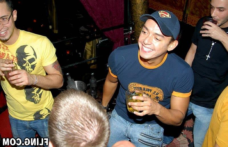 12P Hot gay dudes want to fuck and masterbate on cam check out these hot pics