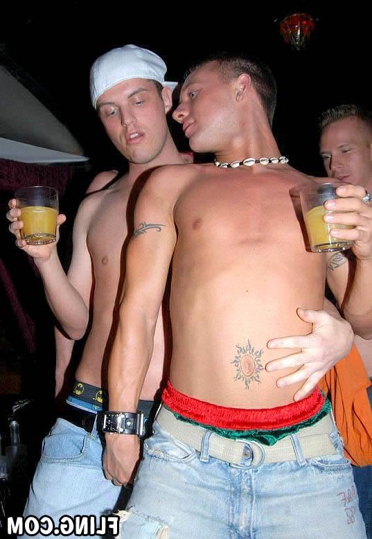 12P Hot gay dudes want to fuck and masterbate on cam check out these hot pics