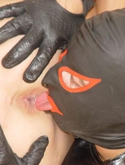 20P Leather muscle dude fucking a twink and cumming onto his face