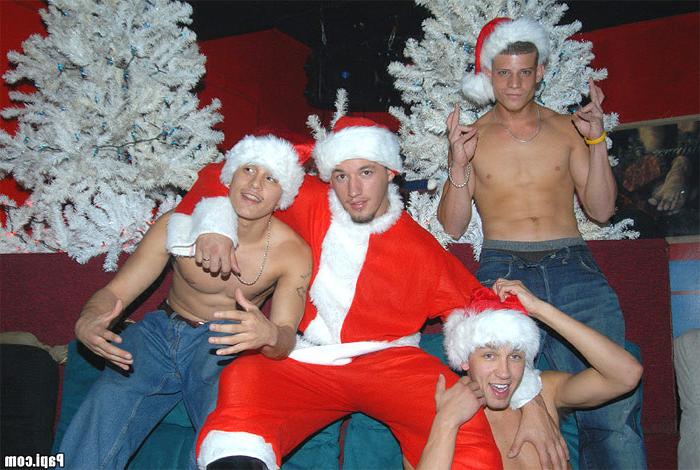 13P This hot xmass party papi style turns into a crazy house when everyone gets nake