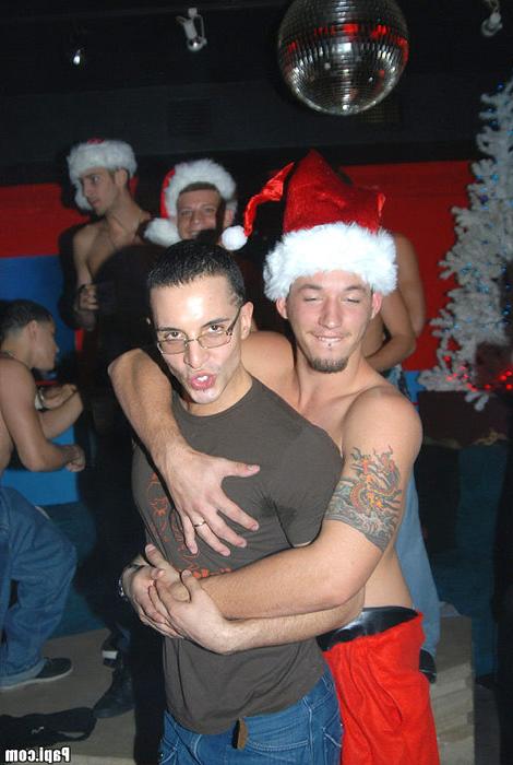 13P This hot xmass party papi style turns into a crazy house when everyone gets nake